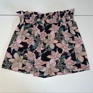NWT pretty little thing floral shorts 14